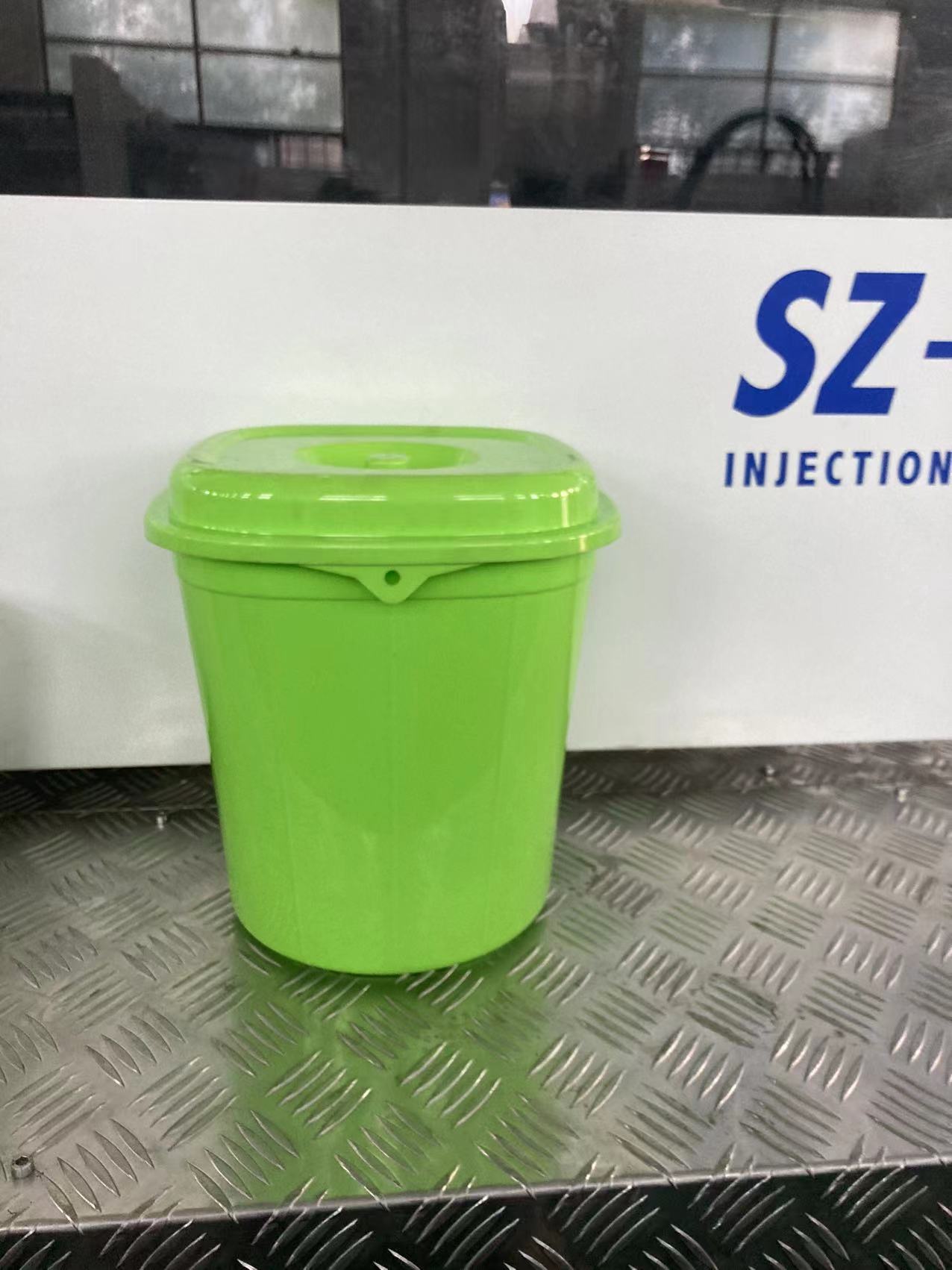 Plastic Bucket Trash Can Small Injection Molding Machine